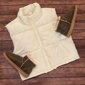 Aeropostale Women's Off-White Puffer Vest